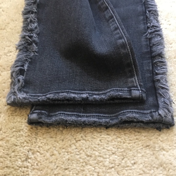 NWT Rare Good American Good Classic Fray Flex High Rise Fringe Gray Distressed 4 - Picture 8 of 14